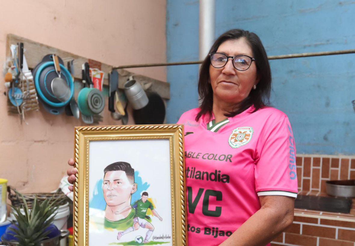 Anita, madre del “Chelito”: Revela cómo lo crio y la promesa que le hizo