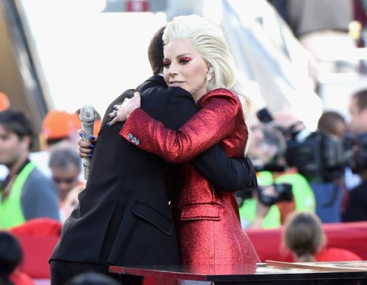 Lady Gaga después de terminar su presentación.