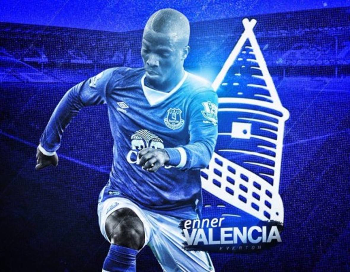 Tottenham Hotspur's Erik Lamela celebrates scoring his side's fourth goal during the English Premier League soccer match between Tottenham Hotspur and Manchester City at White Hart Lane stadium in London, Saturday, Sept. 26, 2015. (AP Photo/Matt Dunham)