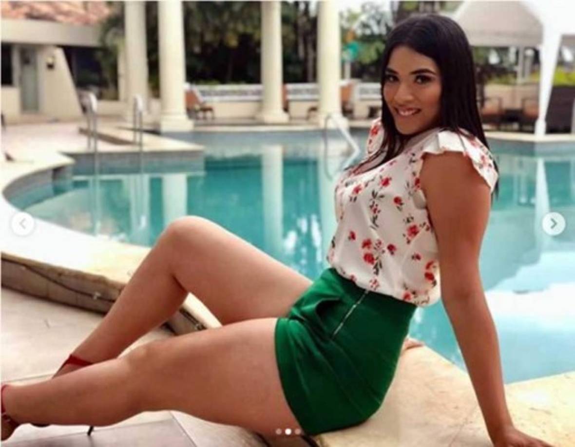 Carolina Lanza - La bonita presentadora de HCH TV Digital.