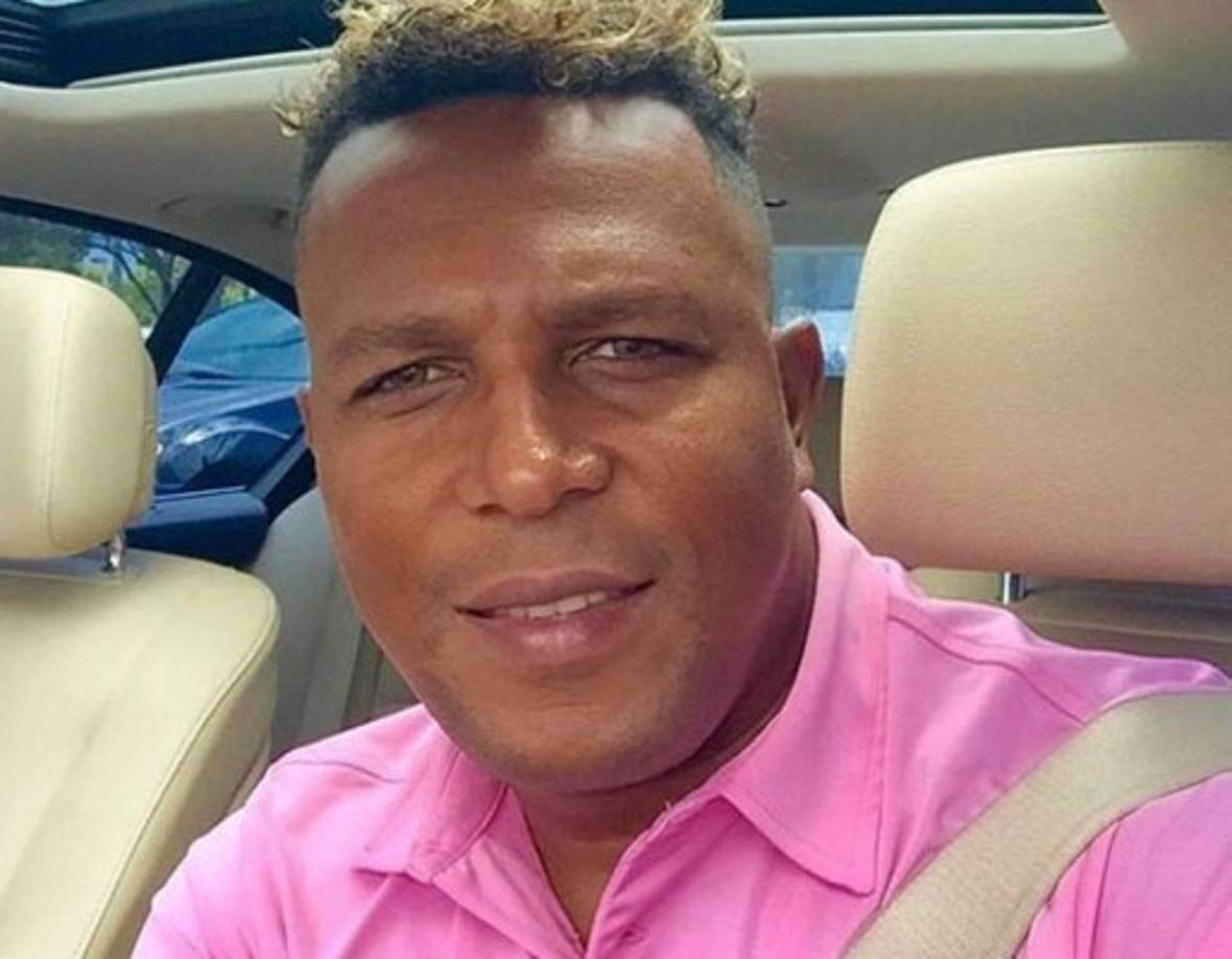 Carlos Pavón ha cubierto importantes eventos de fútbol y se nota que disfruta al máximo de su trabajo en los medios de comunicación.