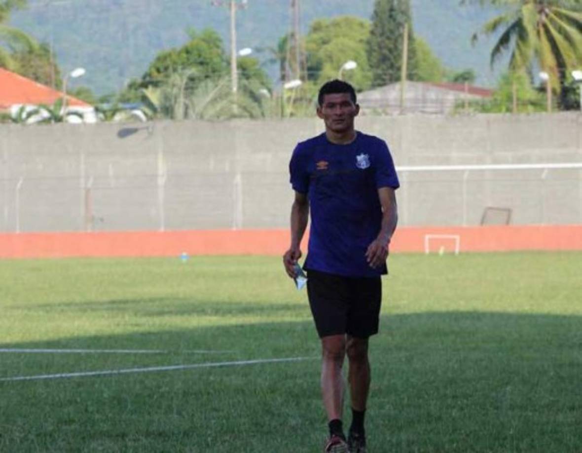 Edder Delgado: El mediocampista de contención llegó a un acuerdo con el Honduras Progreso y espera debutar con los progreseños en la jornada 2. Además, el volante le reclama al Real España un pago de salario pendiente.