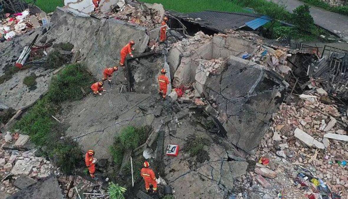 Terremoto de magnitud 6,8 deja 50 muertos y destrozos en el centro de China