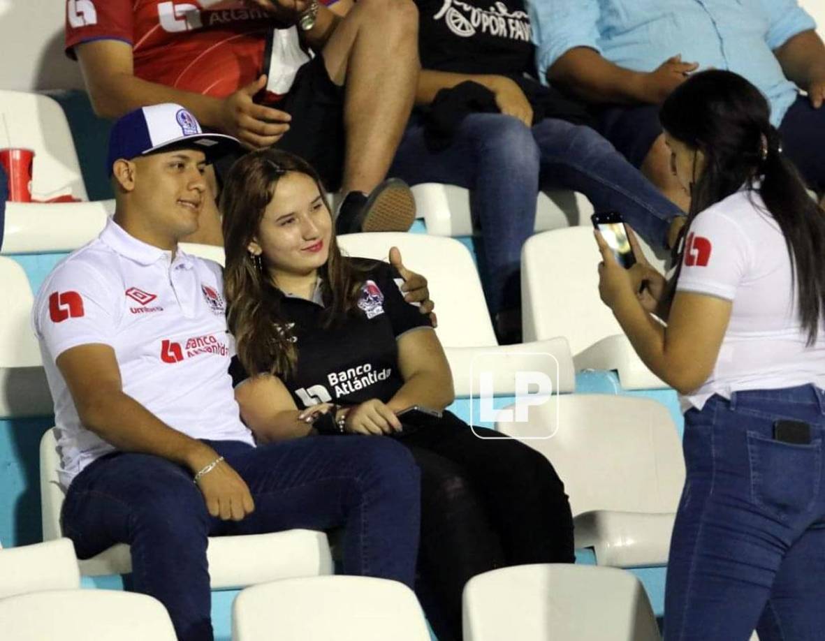 Advertencia al Municipal y las chicas lindas: el ambiente previo para el juego de Olimpia en el Nacional