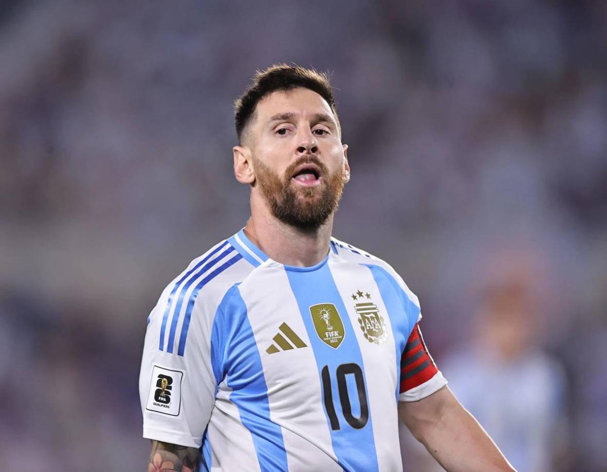 Fernando Villasboa, el director de fútbol del Paraguay, ha confirmado que no dejarán entrar al campo a ningún aficionado que vista las camisetas de la selección argentina, del Barça o del Inter Miami con el nombre de Messi.