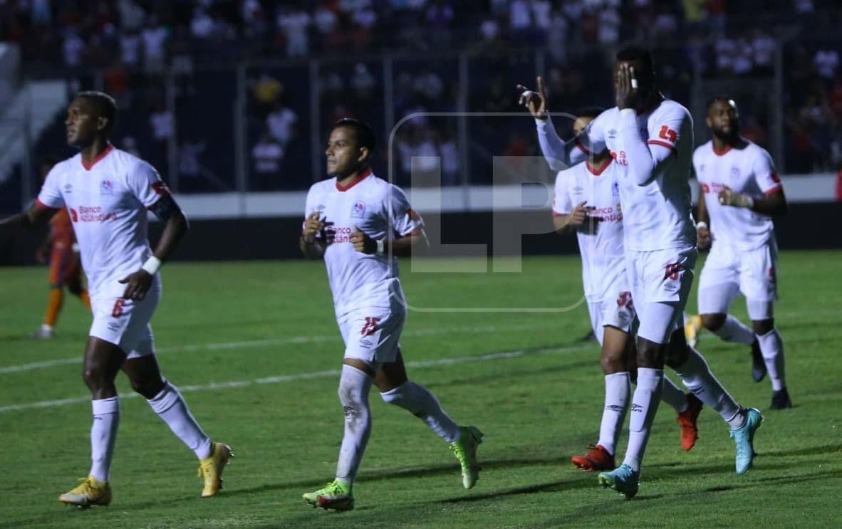 Olimpia le remonta con polémica a la UPN y sueña con el primer lugar