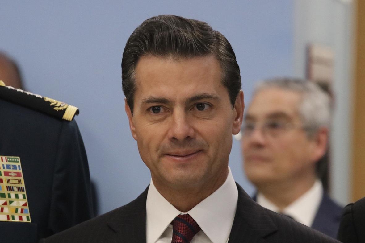 Denuncian a Peña Nieto por presuntas transferencias opacas hacia España