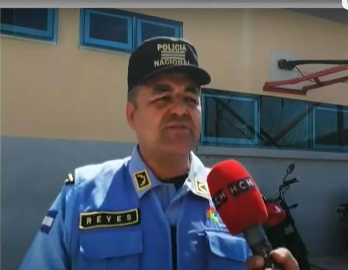 El clase 1, Fredeman Reyes, confirmó que el hombre fue capturado en el hospital de Santa Bárbara. “Es importante la denuncia. El mismo día se logró la orden de captura. Fue como justicia divina a lo que pasaba la niña”, contó el portavoz de la policía.