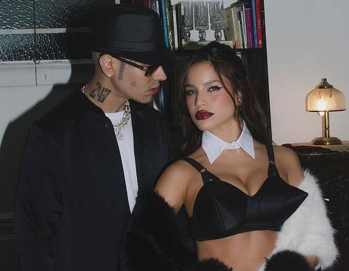 Por el momento, Emilia Mernes se mantiene en silencio aunque causó preocupación entre sus fans por sus gestos en un video que grabó para invitarlos a la gala de los Latin Grammy. 