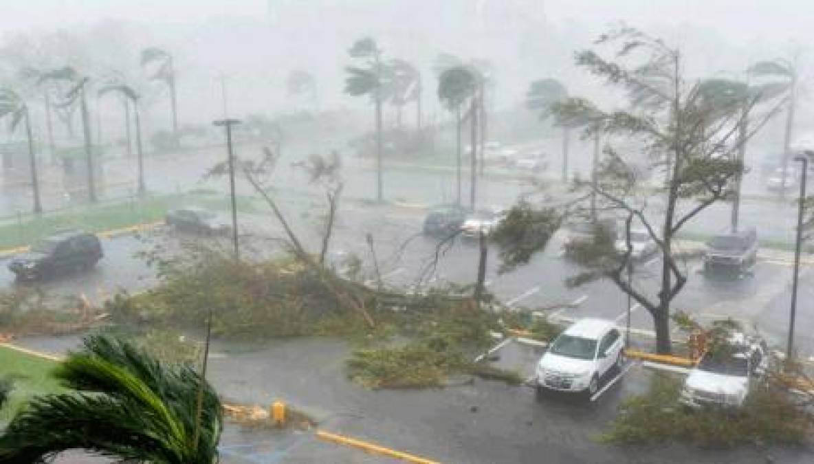 El huracán Lisa destruye residencias y deja grandes inundaciones a su paso sobre Belice