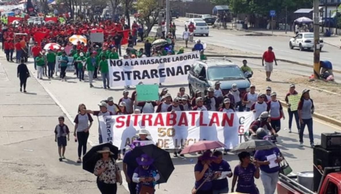 Los manifestantes exigieron el respeto a los derechos laborales.