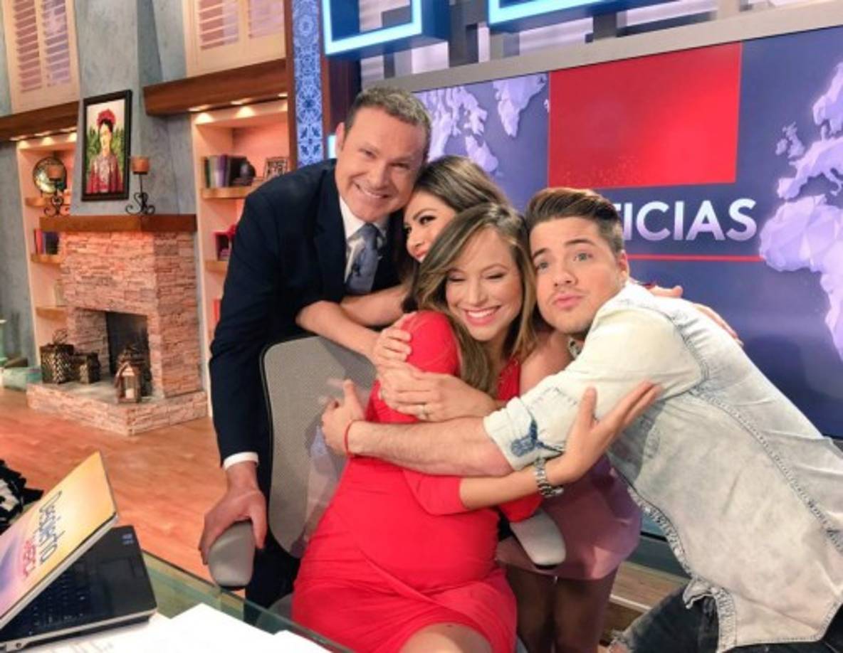 En septiembre de 2018 aseguró que mantiene una estrella relación con algunos de sus excompañeros. 'Mantengo contacto con alguno de ellos, no te voy a mentir. Karla Martínez y Alan Tacher son con los que más hablo, porque son mis padres de la televisión y los quiero muchísimo. Con los otros presentadores no tengo tanta conexión porque cada uno agarra su camino.”, dijo.