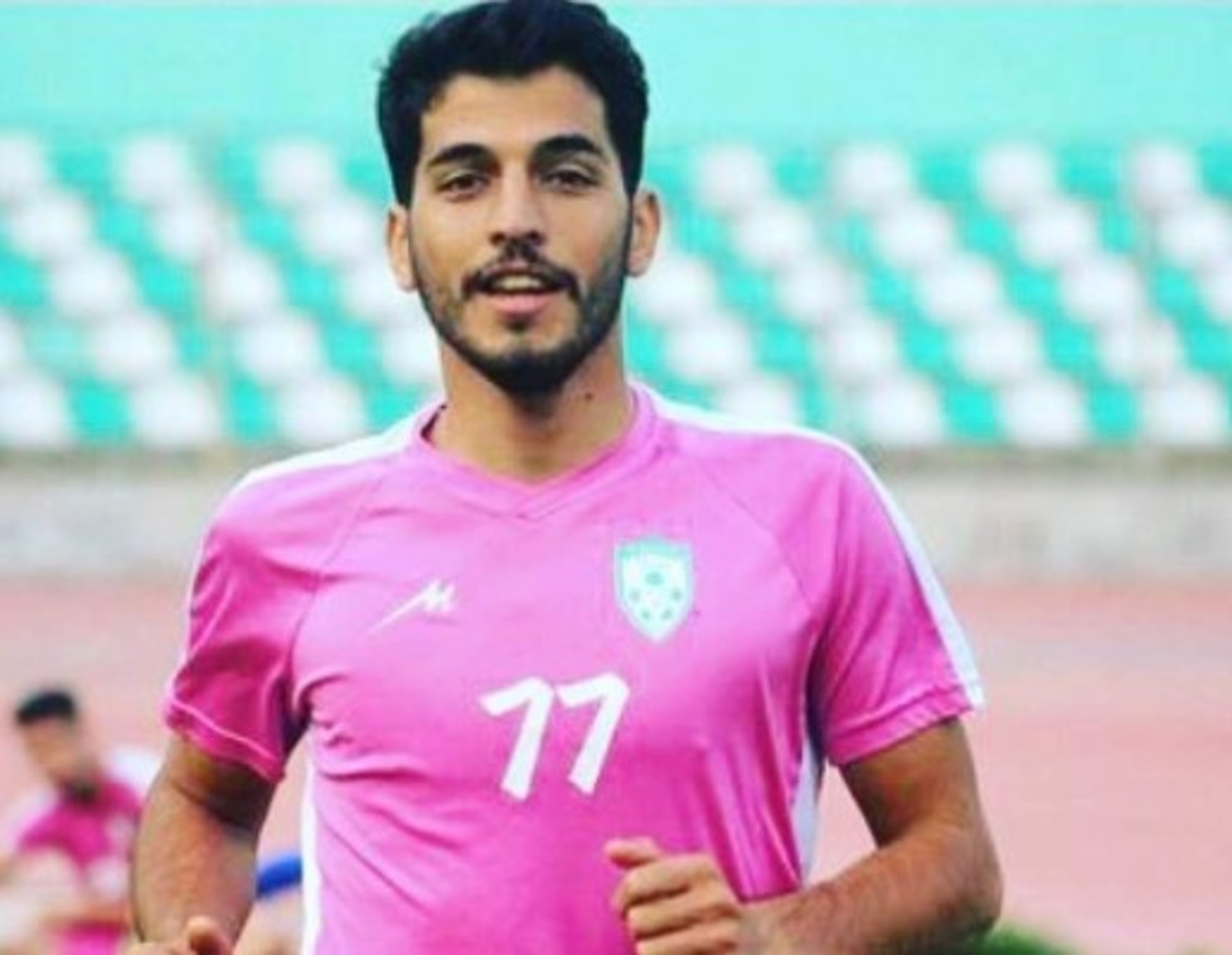 Vahid Amiri<br/><br/>vahid.amiri.official (616 mi seguidores)<br/>Amiri (Jorramabad, 2 de abril de 1988) es un futbolista iraní que juega en la demarcación de interior para el Persepolis FC de la Iran Pro League. Actualmente está casado.<br/>