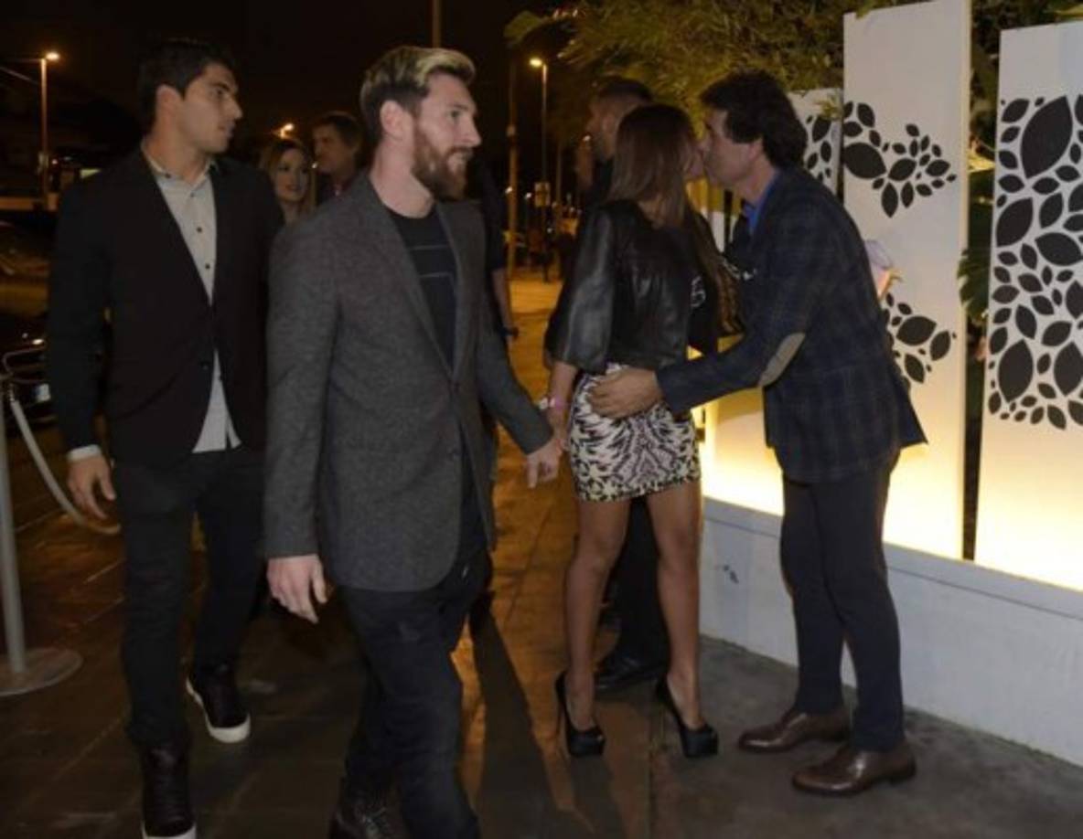 La pareja argentina llegó al lugar acompañada por Luis Suárez y su mujer, Sofía Balbi, con quienes los une una muy buena relación. Incluso, los hijos de los jugadores van al mismo colegio.