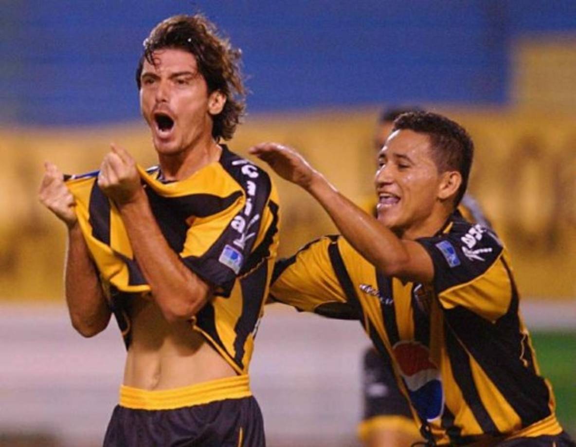 Claudio Ciccia - El uruguayo vino con un gran carttel pero en un torneo (2004) disputó solo nueve juegos sin anotar.