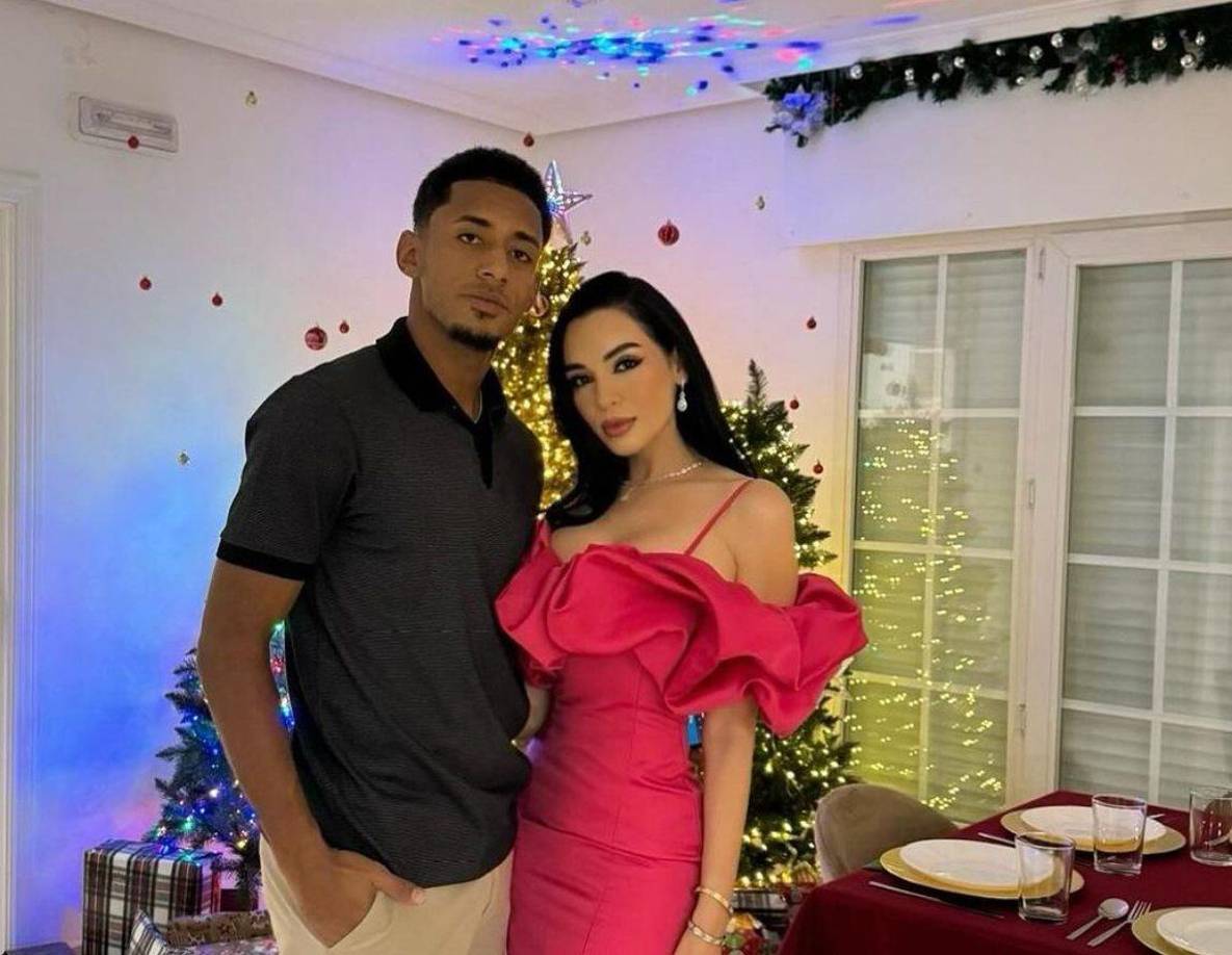 “Amarte es como vivir en un sueño, donde todo es posible y nada es imposible, donde el amor lo llena todo, y la felicidad es eterna”, señaló Antony Lozano.