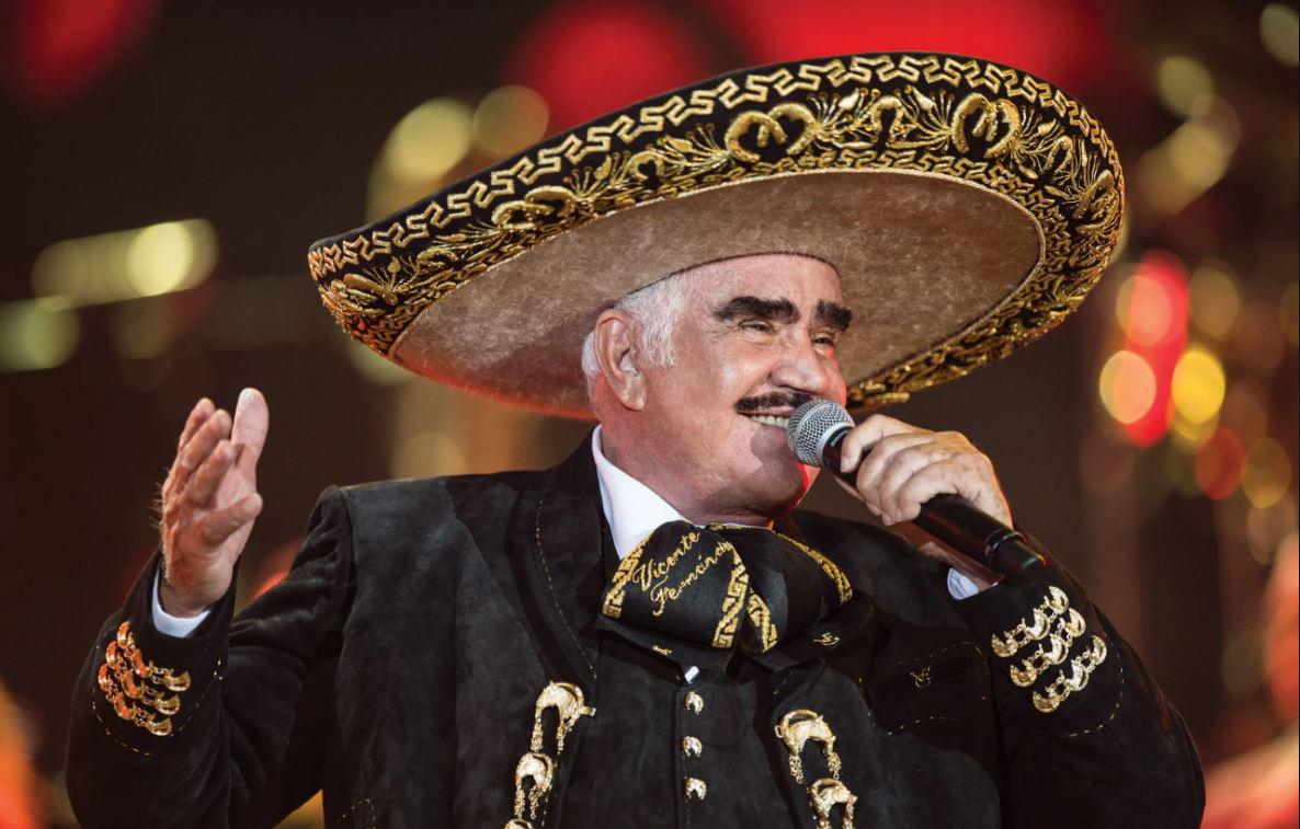 Vicente Fernández gana un Grammy póstumo y el presentador no sabía que había fallecido