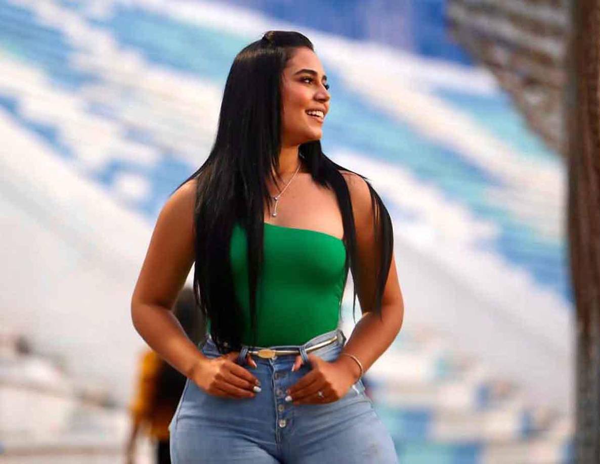 Para sorpresa de muchos, Cristel es aficionada del Olimpia y comenzó una relación sentimental con Yeison Mejía, futbolista del Motagua.