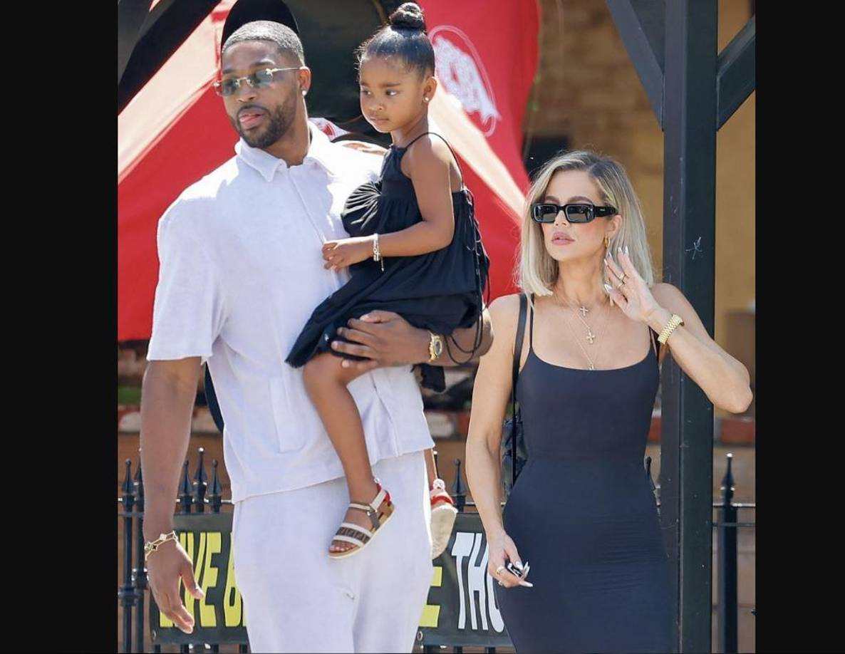 Debido a todo el ruido que generó la noticia de la infidelidad, Khloe no quiso comentar nada ni compartir la noticia porque quería proteger su salud mental, a su hija y a la mamá subrogada. 