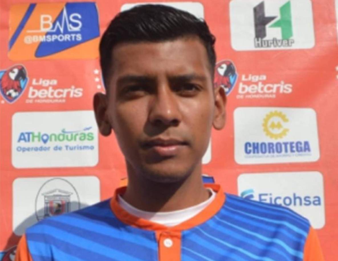 Edgar Vásquez - El lateral derecho hondureño de 26 años queda fuera de la UPNFM para el Clausura 2025. El jugador acumuló 118 partidos en primera división con los estudiosos.