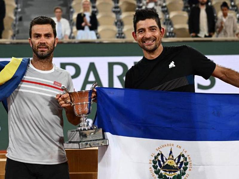 Arévalo, de 31 años, y el veterano Rojer (40) formaron pareja tenística a comienzos del año pasado y los resultados han ido llegando.