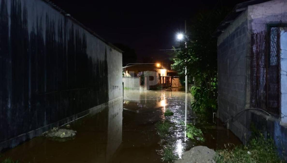 No duermen vigilando el río Ulúa y evacúan a familias en El Progreso (FOTOS)