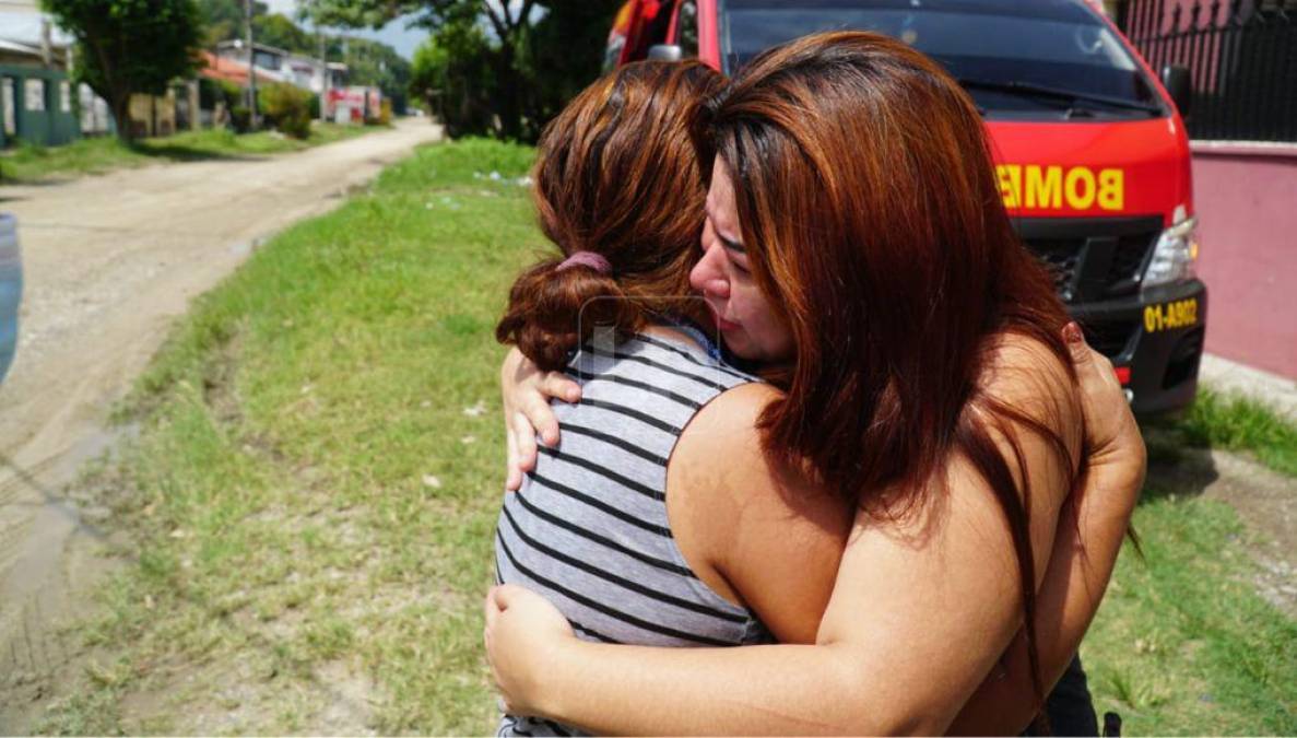 Pero hay algunos detalles que desconcertaron a los elementos del Cuerpo de Bomberos, por ejemplo, que los cuerpos no tenían quemaduras, además que, al parecer, las víctimas no intentaron escapar. 