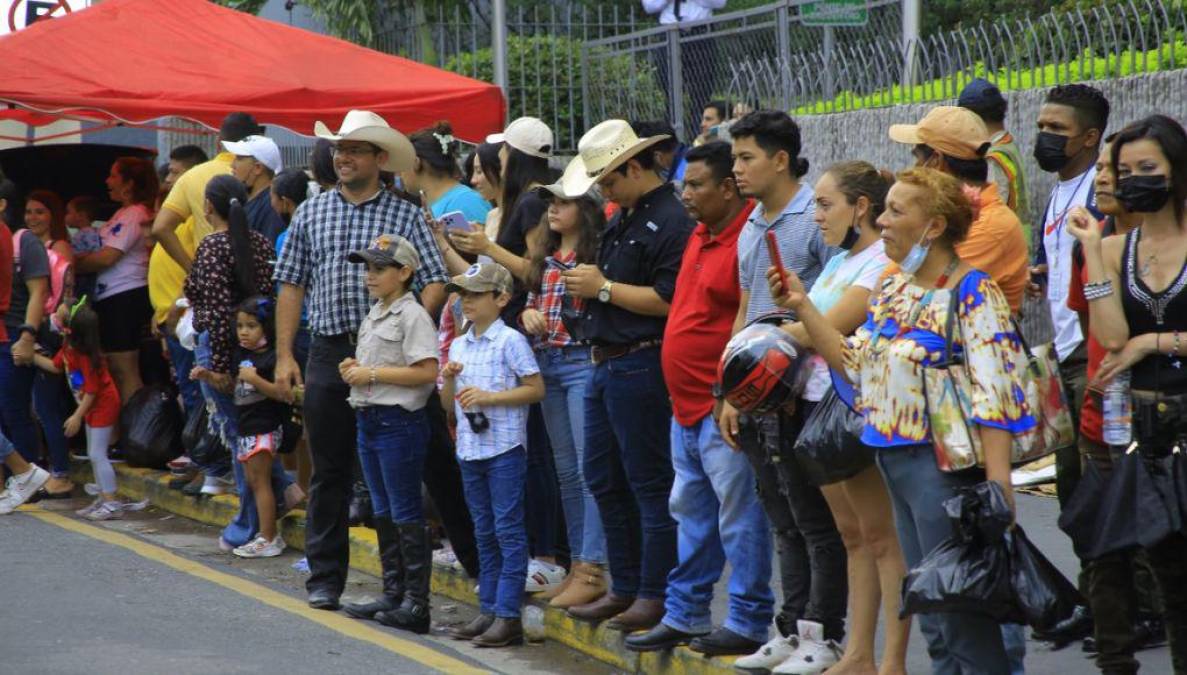 Los más amantes de los caballos lucieron sombreros. 