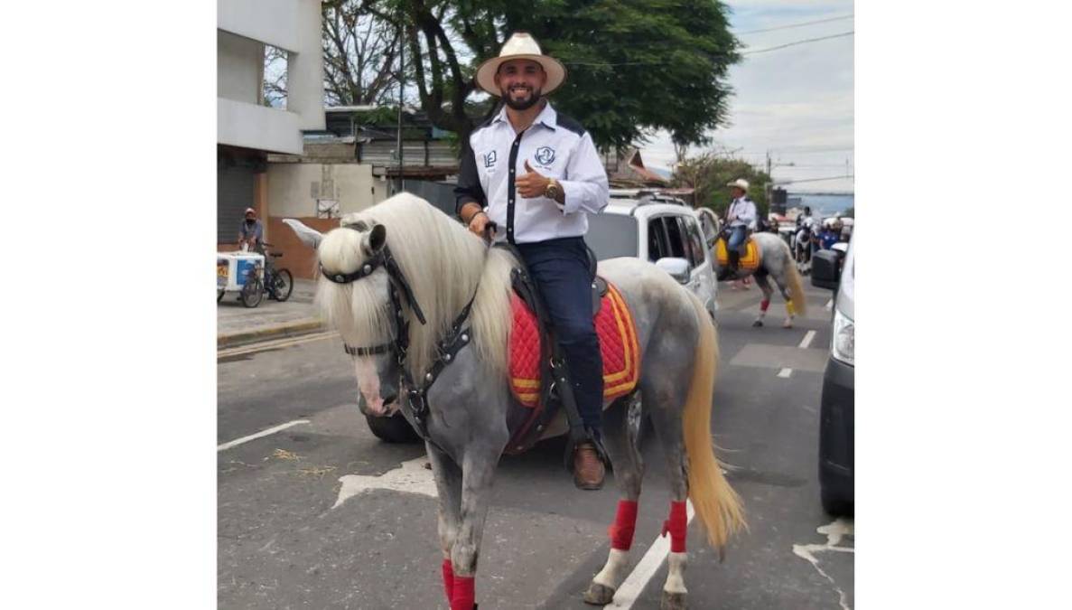 Desfile hípico llena de belleza y alegría las calles de San Pedro Sula