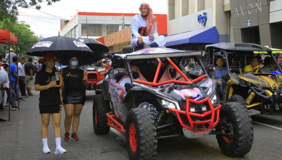 Aunque también desfilaron algunos “caballos de fuerza”...