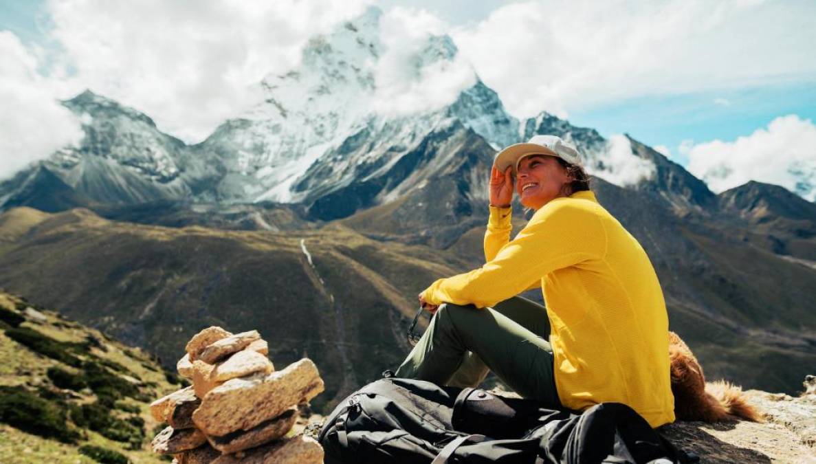 Cayó al vacío: hallan muerta a la famosa esquiadora Hilaree Nelson en el Himalaya (FOTOS)