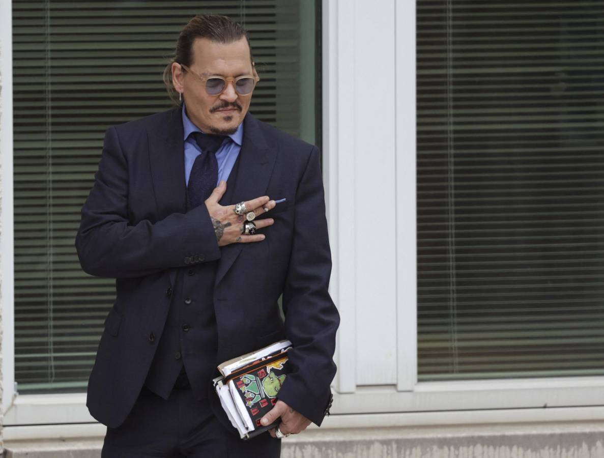 “Devuélvanle la vida” pide abogada del actor Johnny Depp al jurado