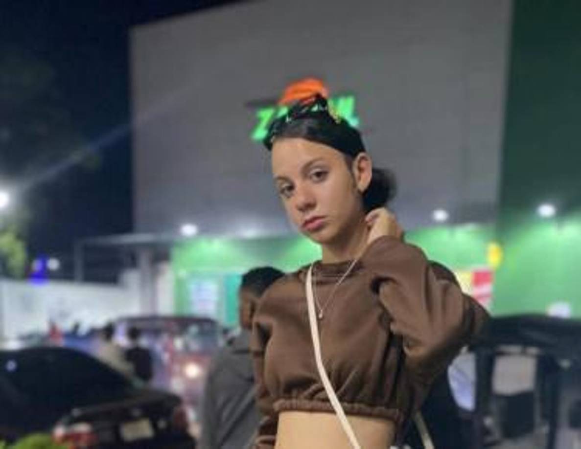 “Cuando ella regresó, la noté muy pálida y con sangre. Le pregunté a su compañera si la habían violado. Mi hija me afirmó que no había sucedido nada y que se acostaría”, relató el padre de la joven. 