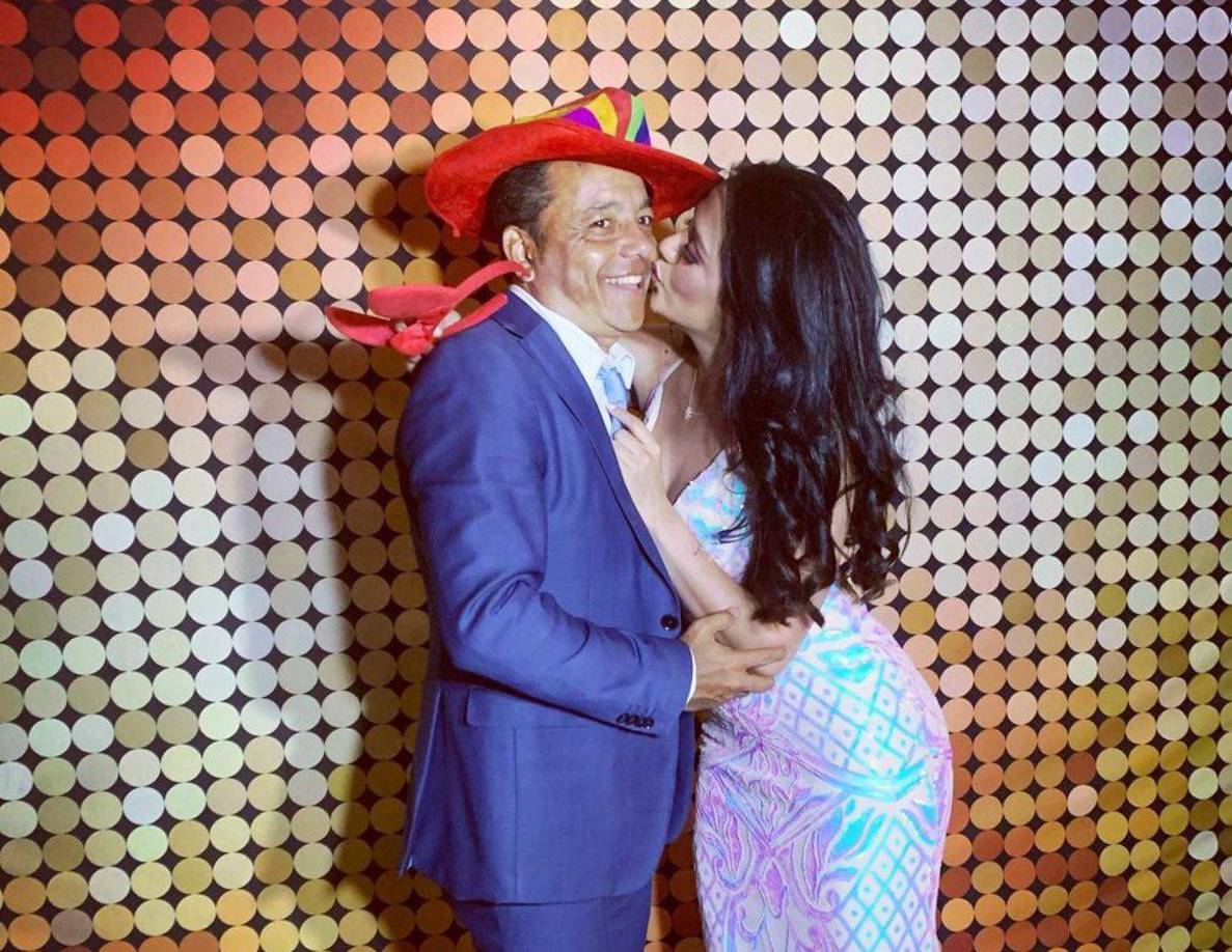 Mediante sus redes sociales, Scarleth presume lo enamorada que está de Danilo Turcios