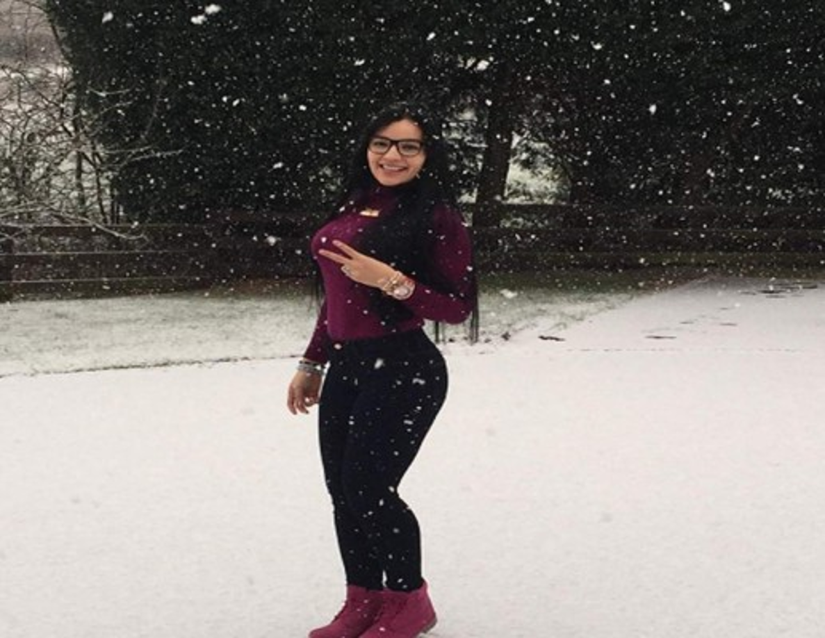 La guapa catracha deslumbra cada lugar que visita.