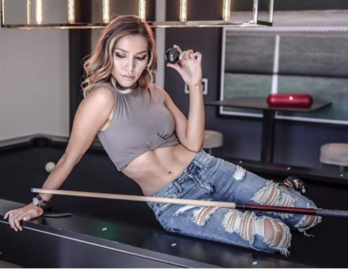 Frida Sofía se graduó de Mercadotecnia de Moda en el Art Institute de Miami, Estados Unidos.