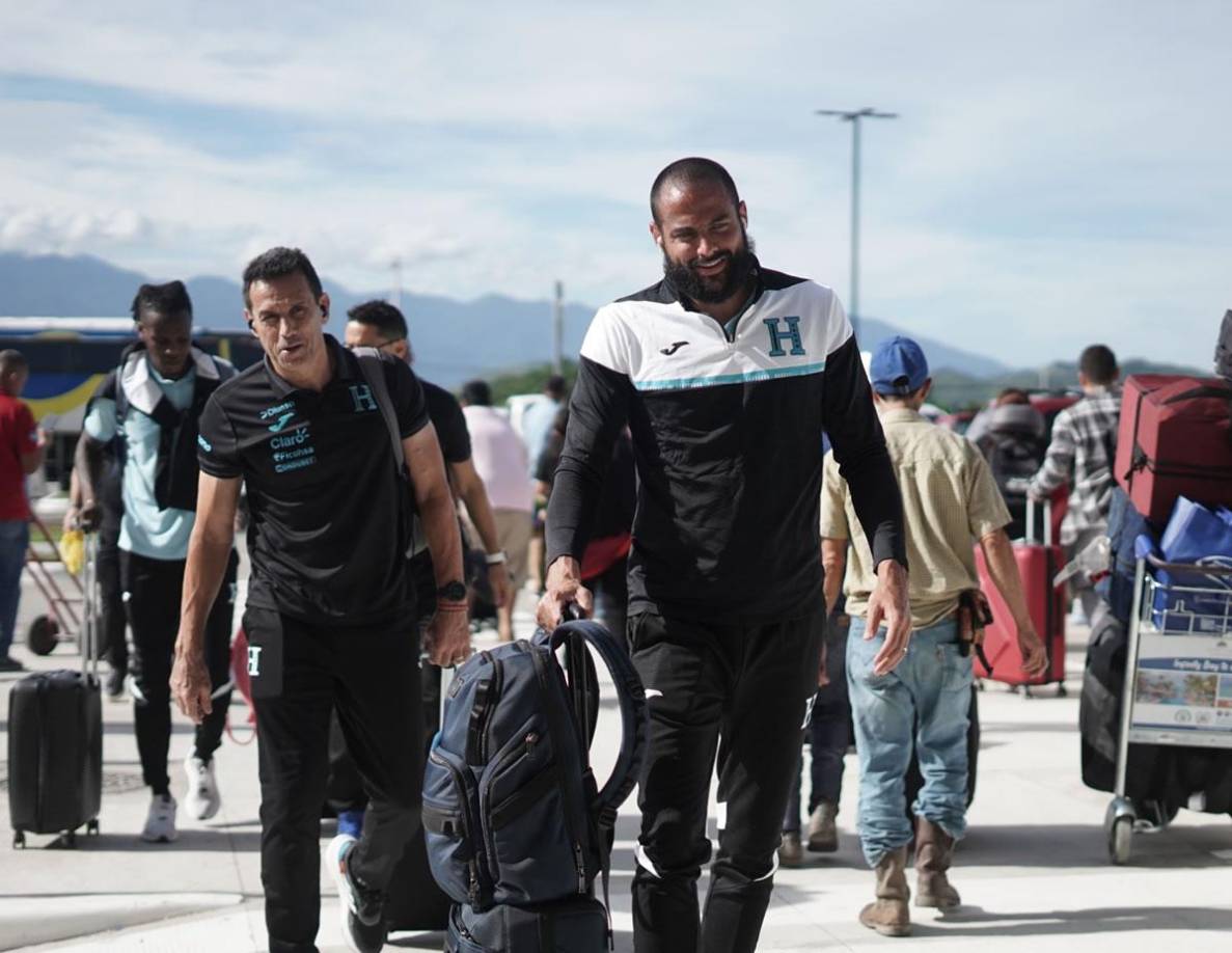 Los seleccionados hondureños llegaron bajo un ambiente animado al Aeropuerto Internacional Ramón Villeda Morales de San Pedro Sula.
