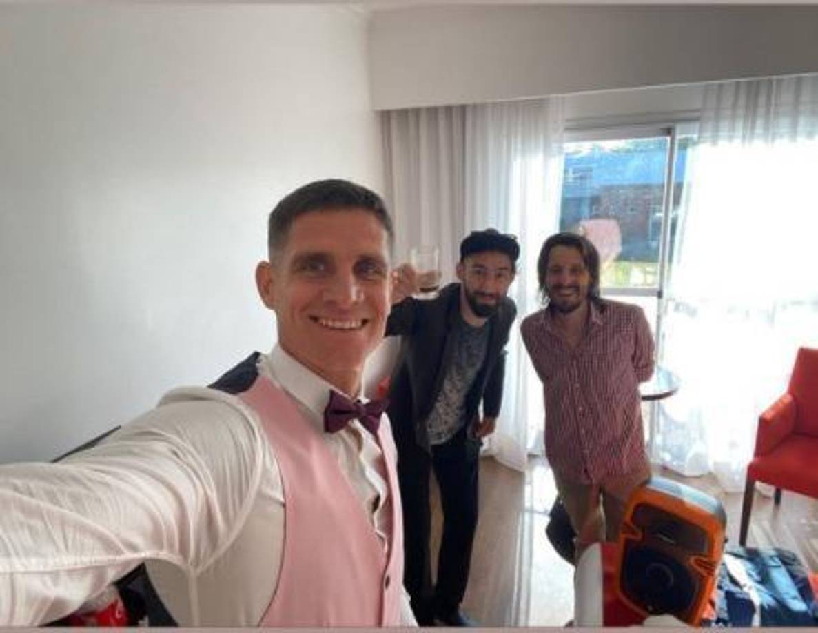 Jonathan Rougier se mostró feliz y compartió con sus seres queridos. El portero del Motagua se olvidó por unos momentos del fútbol