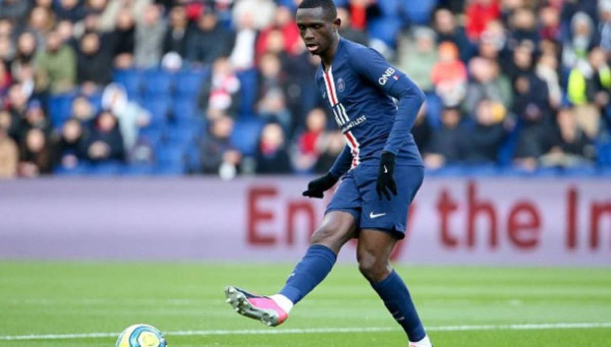 Tanguy Kouassi: Es uno de los jugadores más destacados de la cantera del PSG, ya ha tomado la decisión de dejar el club galo cuando termine su contrato el 30 de junio y todo apunta a que será el Bayern de Múnich su nuevo destino.