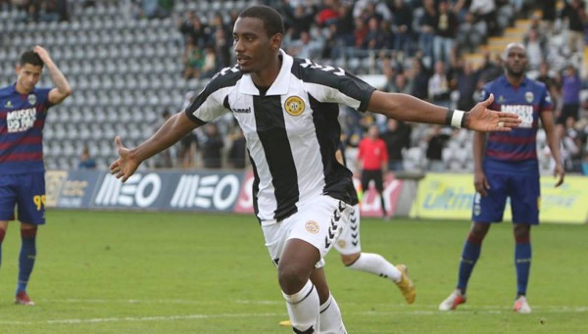 Bryan Rochez:El goleador del Nacional de Portugal será el centro-delantero de Honduras ante Trinidad y Tobago.-