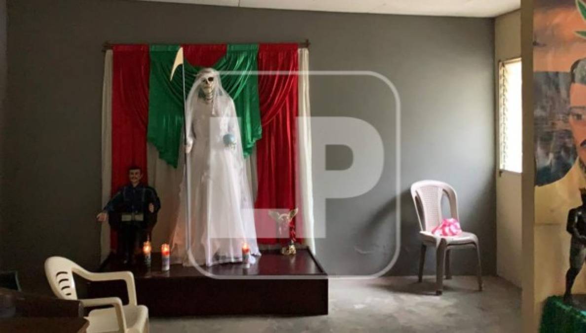 Agentes de Atic encontraron este jueves en una residencial de San Pedro Sula altares alusivos a Jesús Malverde, el “Santo de los narcos”.