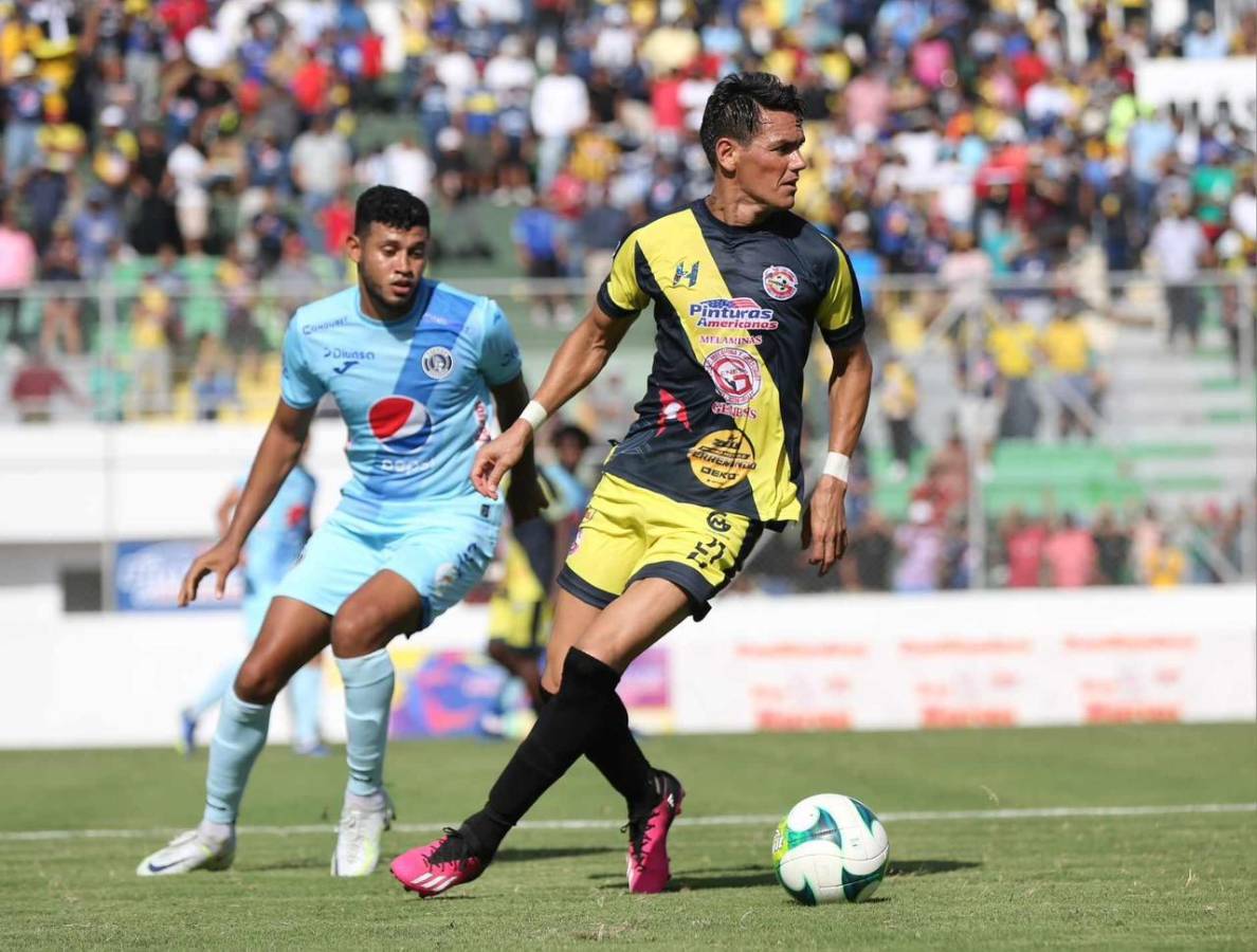 Roberto Moreira debutó con el Génesis ante su sexequipo.