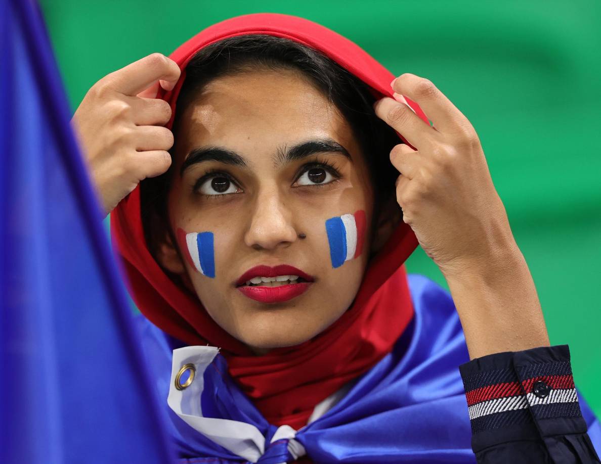 Una linda chica que llegó para apoyar a Francia.