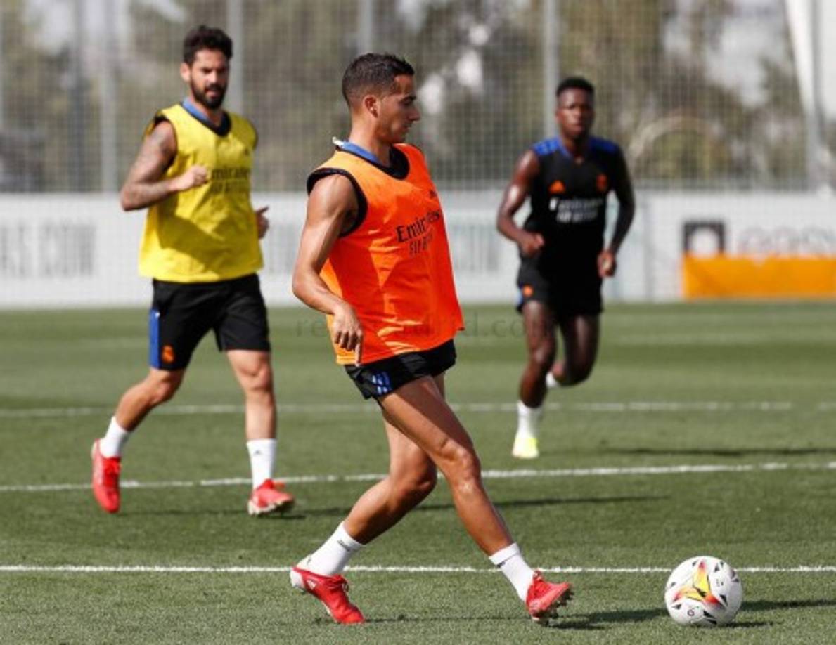 Lucas Vázquez, retrasa su posición natural para jugar de lateral derecho en Vitoria.