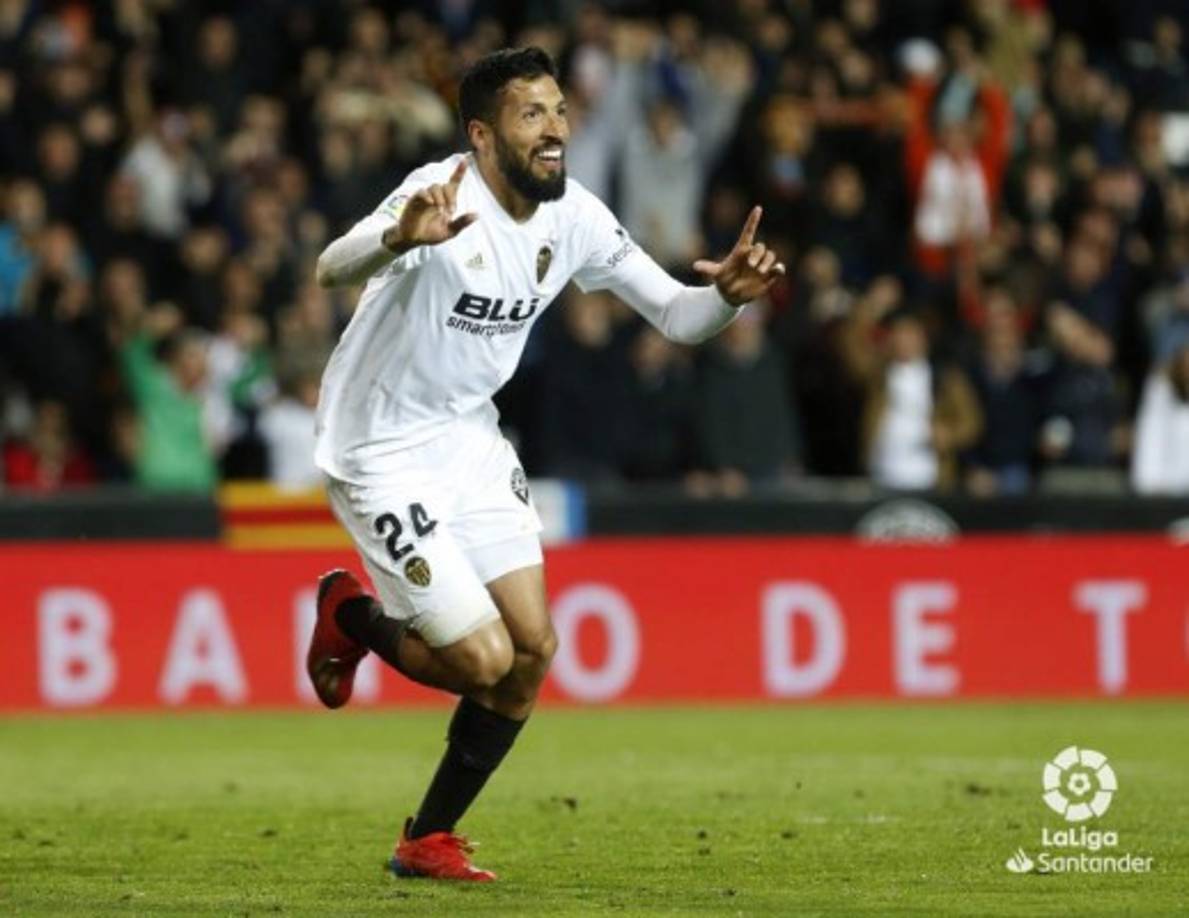 Ezequiel Garay celebrando su gol, el 2-0 del Valencia ante Real Madrid. Foto LaLiga.es