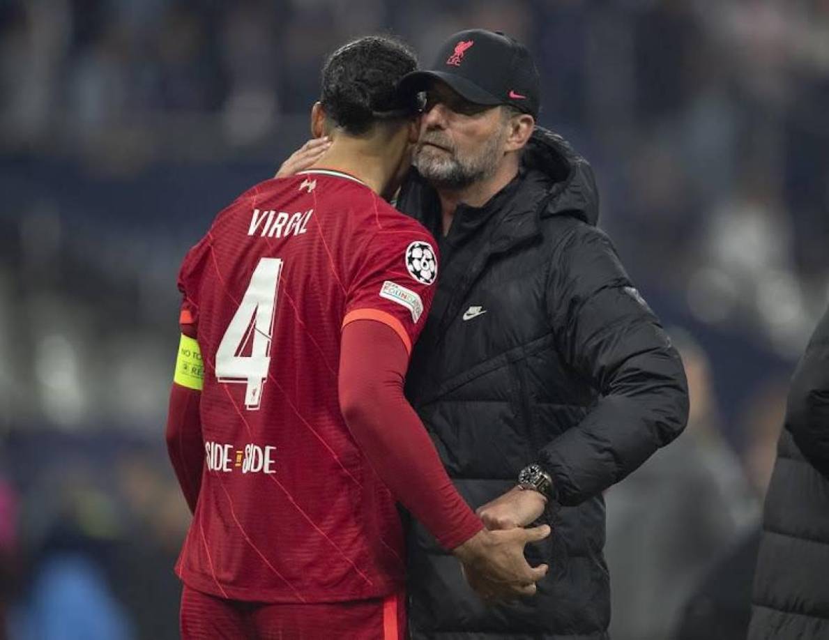 Jurgen Klopp no se iría solo del Liverpool en junio. El capitán Virgil Van Dijk no garantiza su continuidad: “Tengo mucha curiosidad por saber qué dirección tomará el club. Cuando se anuncie veremos cuál es nuestra situación. No puedo decir mucho al respecto porque no sé lo que haré”.