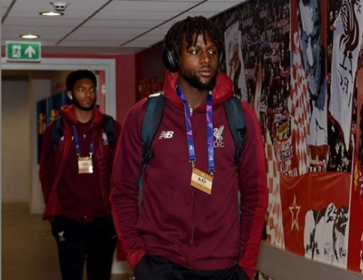 Formó parte de los convocados para jugar con la selección de Bélgica en la Copa Mundial de Fútbol de 2014.