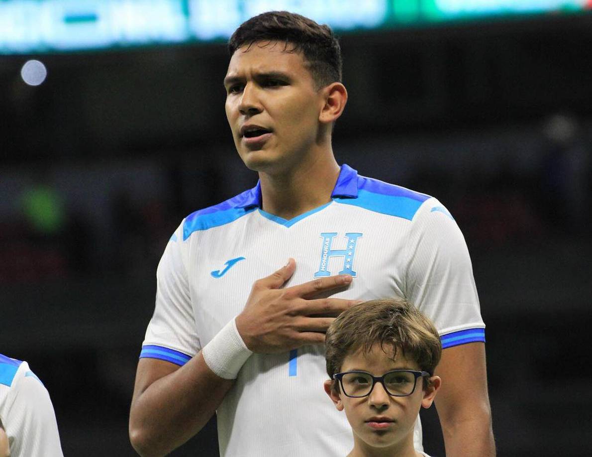 Luis Vega compartió fotografías del encuentro y publicó: “Orgullo Catracho”: 