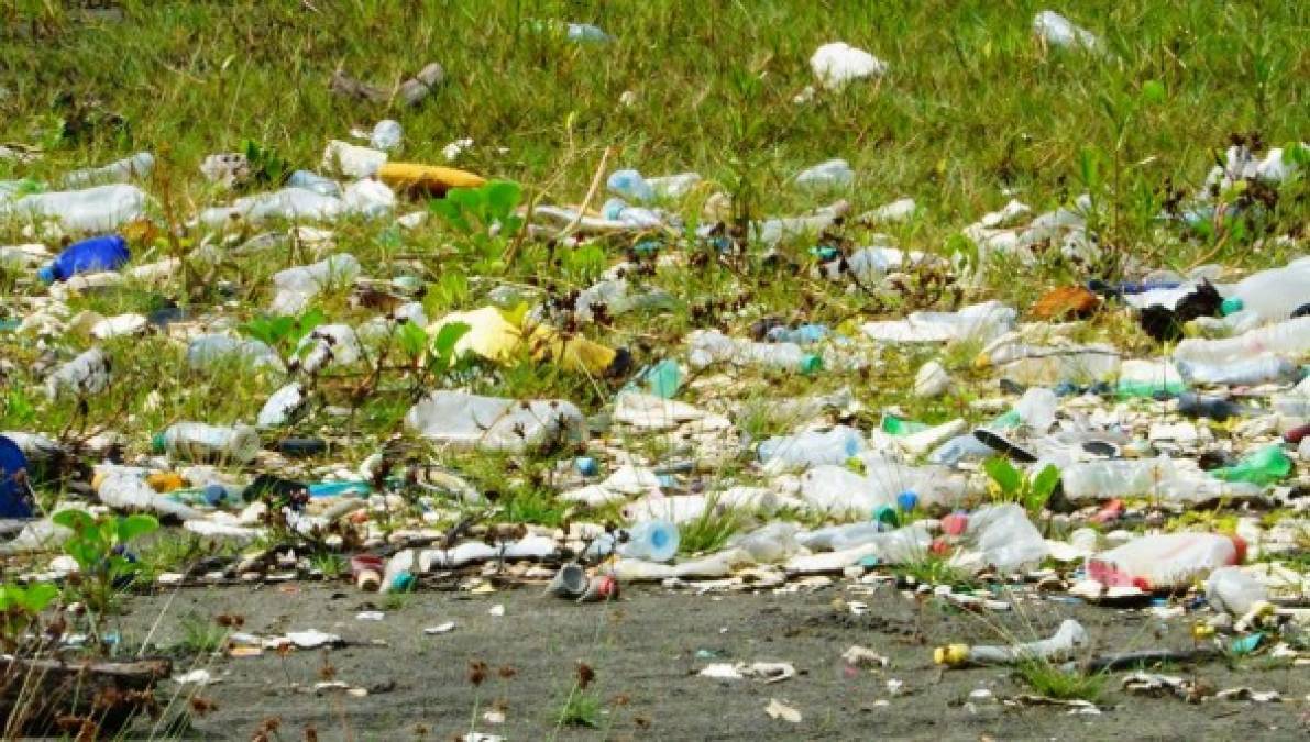En dos décadas, las diferentes administraciones de los Gobiernos de Guatemala y Honduras han sido incapaces de desarrollar programas y leyes que motiven a la población a reciclar o reducir el consumo de plástico.