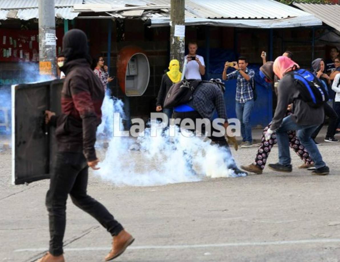 Tras ese enfrentamiento se informó que el origen de la protesta era en apoyo a la dirigencia del transporte que ese día desarrolló el paro nacional y esa misma razón podría ser el motivo por el cual hoy protestaron de nuevo.